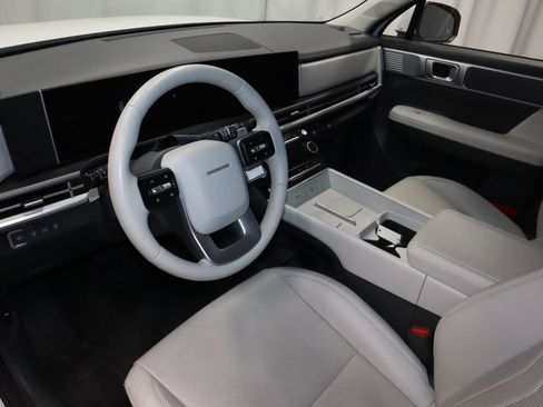 Used 2025 Hyundai Santa Fe SEL FWD image 23
