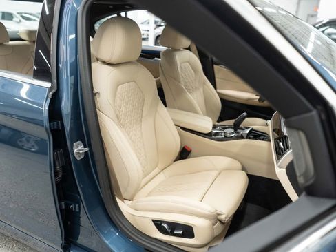 Used 2023 BMW 530e xDrive w/ Premium Package image 9