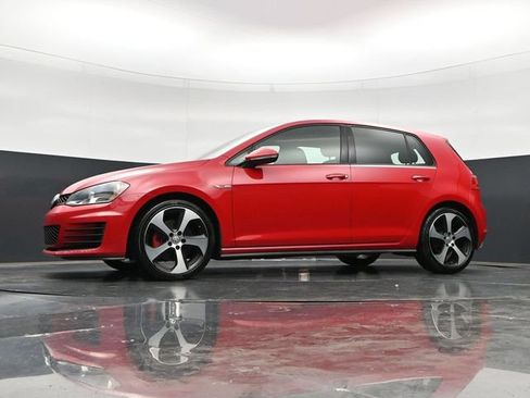 Used 2016 Volkswagen Golf 4-Door FWD image 44
