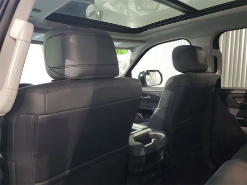 Used 2022 Toyota Tundra Limited image 12