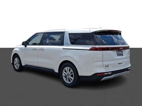 Used 2024 Kia Carnival LX FWD image 5