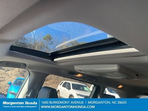 Used 2023 Honda Odyssey Elite image 25