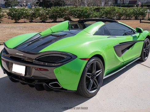 Used 2018 McLaren 570S Spider image 8