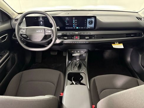 New 2026 Kia K4 FWD image 33