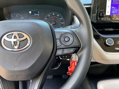 Used 2024 Toyota Corolla LE FWD image 11