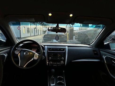 Used 2015 Nissan Altima 2.5 S w/ Power Driver Seat Package FWD image 5