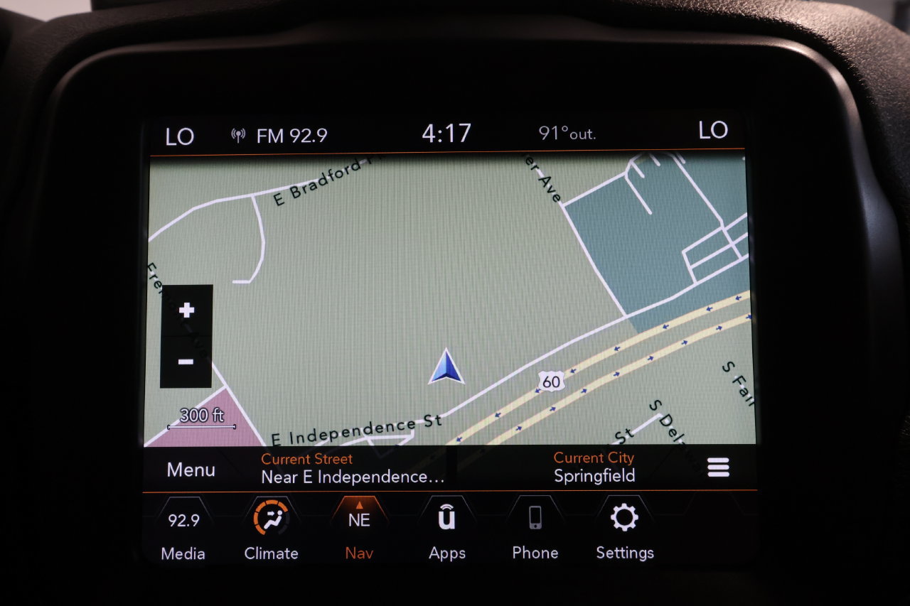 Used 2023 Jeep Renegade Latitude AWD/4WD image 13