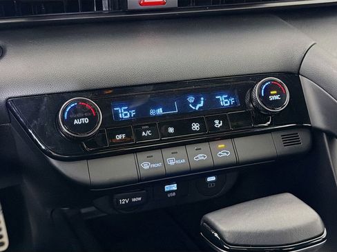 Used 2025 Hyundai Elantra Sport FWD image 18
