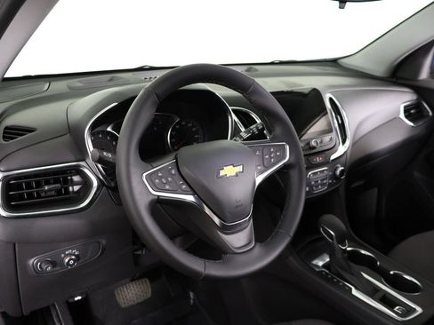 Used 2024 Chevrolet Equinox LT FWD image 27