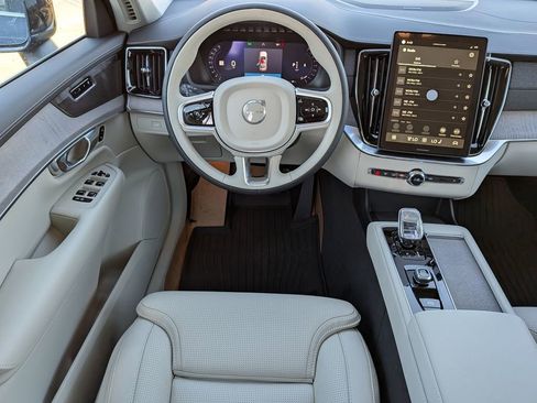 New 2026 Volvo XC90 B6 Ultra w/ Protection Package AWD/4WD image 6