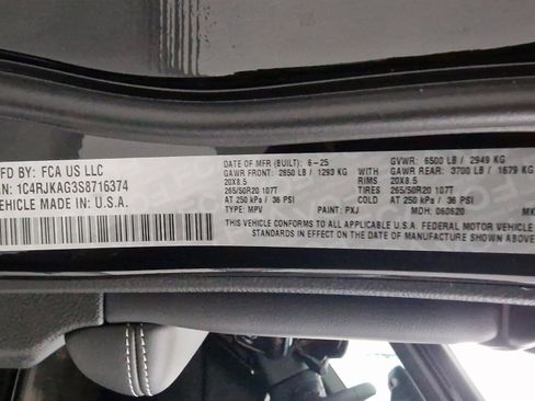 New 2025 Jeep Grand Cherokee L Altitude image 30