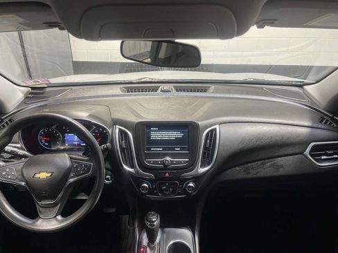 Used 2019 Chevrolet Equinox LT FWD image 10