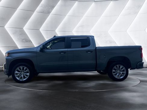 Used 2020 Chevrolet Silverado 1500 Custom w/ Custom Value Package RWD image 2