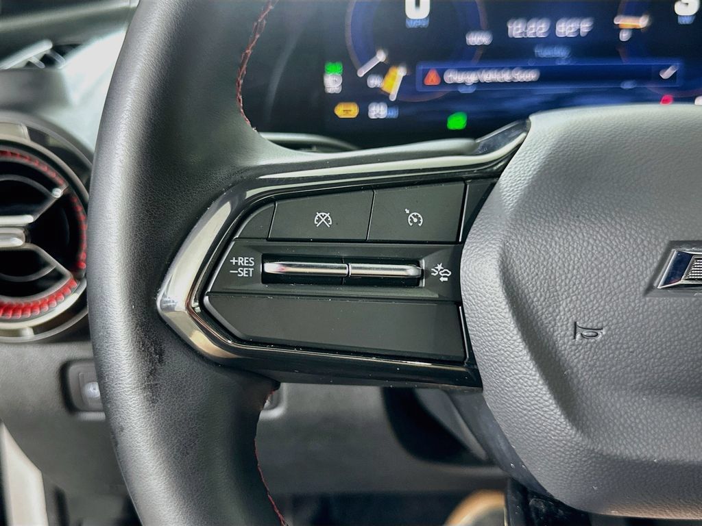 Used 2025 Chevrolet Equinox EV RS FWD image 24
