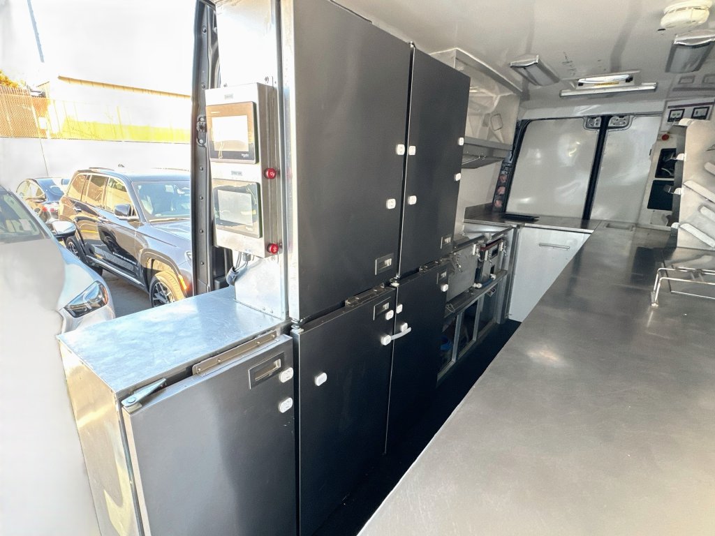 Used 2021 Mercedes-Benz Sprinter 4500 w/ Parking Package image 12
