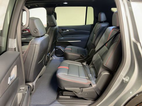 New 2026 Chevrolet Traverse RS image 13