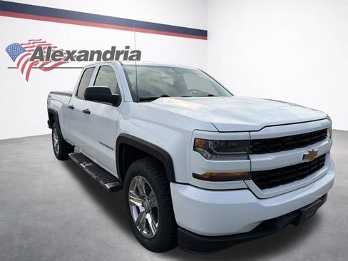 Used 2016 Chevrolet Silverado 1500 Custom w/ Custom Convenience Package AWD/4WD image 3