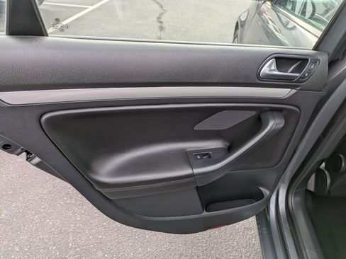 Used 2010 Volkswagen Jetta Limited Edition image 25