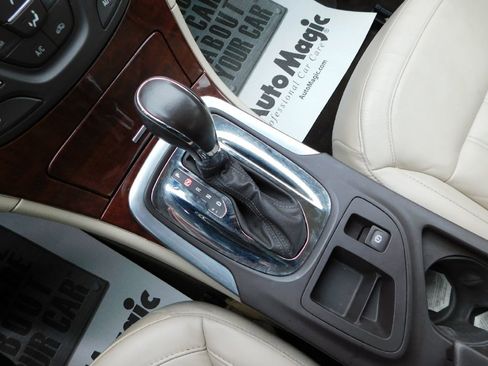 Used 2016 Buick Regal Premium image 36