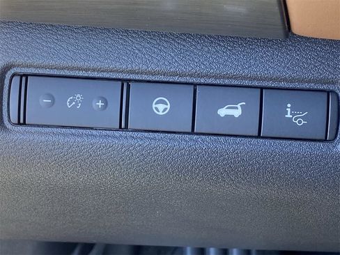 New 2025 Nissan Pathfinder Platinum image 30