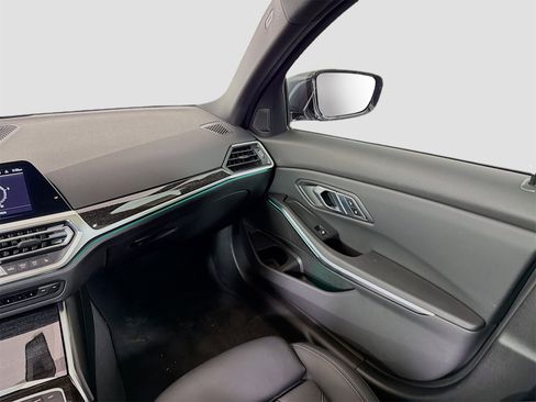 Used 2022 BMW 330i xDrive 330i xDrive w/ Premium Package image 26