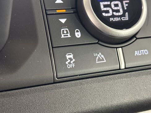 New 2025 Land Rover Defender 130 S image 20