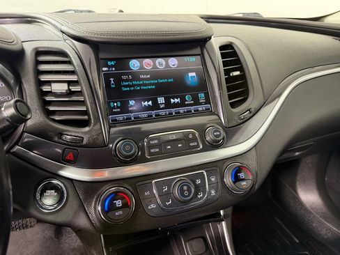 Used 2019 Chevrolet Impala LT FWD image 16