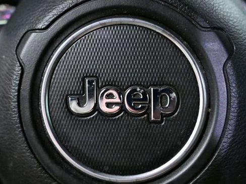 Used 2020 Jeep Wrangler Unlimited Sahara image 42