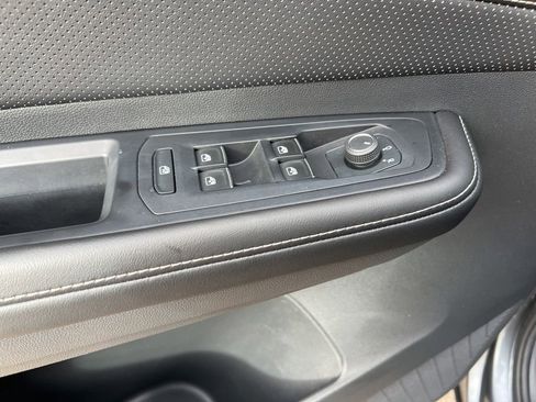 Used 2024 Volkswagen Atlas SE FWD image 22