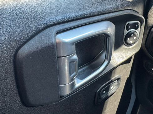 Used 2023 Jeep Wrangler Unlimited w/ Cold Weather Group AWD/4WD image 7