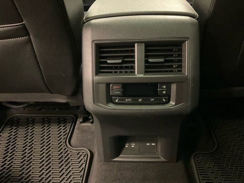 Used 2022 Volkswagen Atlas SEL Premium image 35