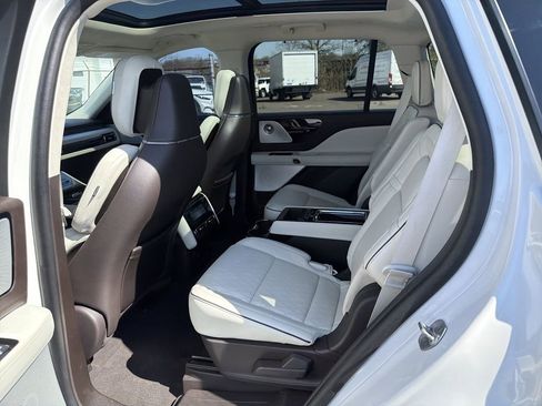 Certified 2023 Lincoln Aviator Black Label w/ Dynamic Handling Package AWD/4WD image 13