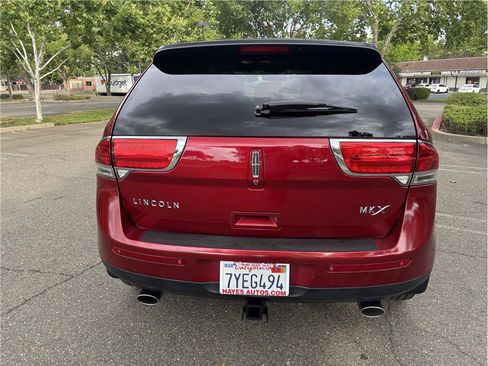 Used 2013 Lincoln MKX FWD image 6