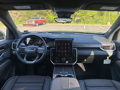 New 2026 GMC Acadia Denali Ultimate w/ LPO, Floor Liner Package AWD/4WD image 17