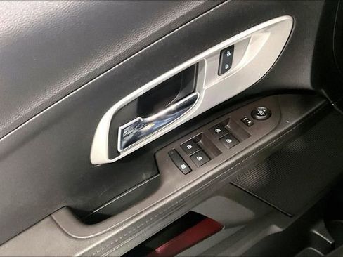 Used 2017 Chevrolet Equinox LT w/ Convenience Package image 38