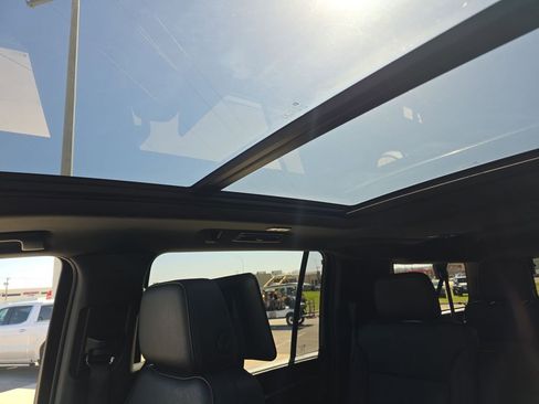 Used 2021 GMC Yukon XL Denali w/ Denali Ultimate Package image 9