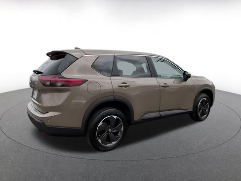 Used 2025 Nissan Rogue SV AWD/4WD image 15