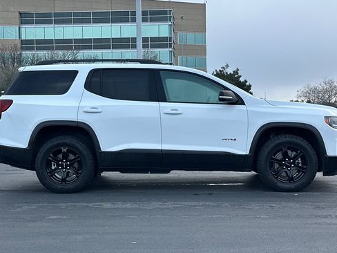 Used 2022 GMC Acadia AT4 w/ Technology Package image 3