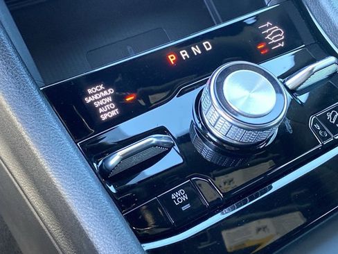 Used 2023 Jeep Grand Cherokee Overland w/ Luxury Tech Group IV image 20