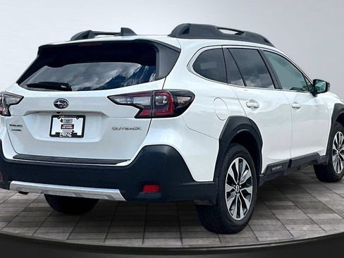 Certified 2025 Subaru Outback Limited w/ Tech Package 3 AWD/4WD image 6
