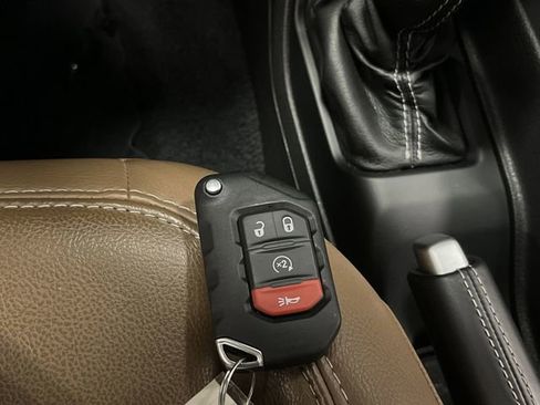 Used 2022 Jeep Gladiator Overland w/ Popular Equipment Package image 28