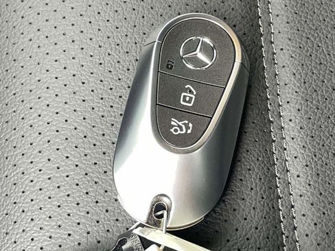New 2026 Mercedes-Benz GLC 300 4MATIC image 4