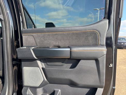 Used 2024 Ford F250 Platinum image 14