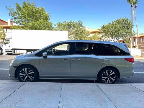 Used 2019 Honda Odyssey Elite image 5