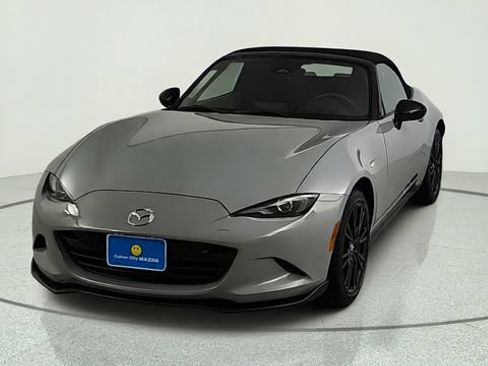 New 2026 MAZDA MX-5 Miata Club w/ Interior Package RWD image 2