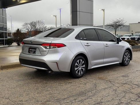 Used 2020 Toyota Corolla LE image 3