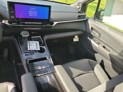 New 2026 Toyota Sienna XSE FWD image 29