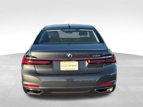 Used 2020 BMW 740i w/ Premium Package image 4