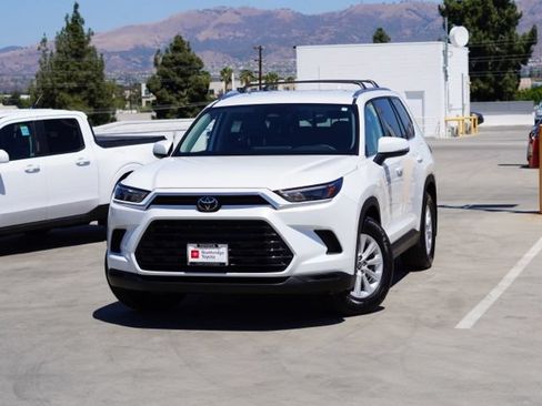 Certified 2026 Toyota Grand Highlander AWD Hybrid image 5