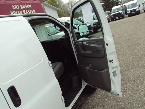 Used 2012 Chevrolet Express 1500 AWD image 15